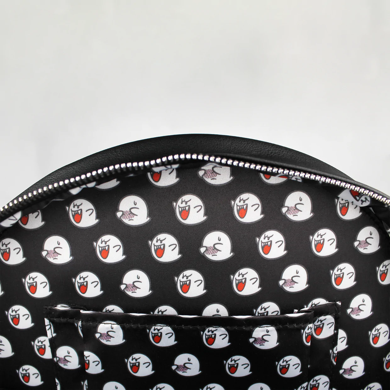 Super Mario Boo Glow Backpack - Image 3